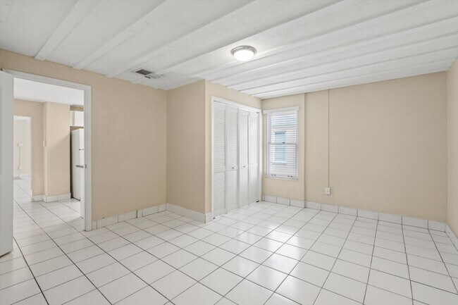 Building Photo - 137 Riberia St