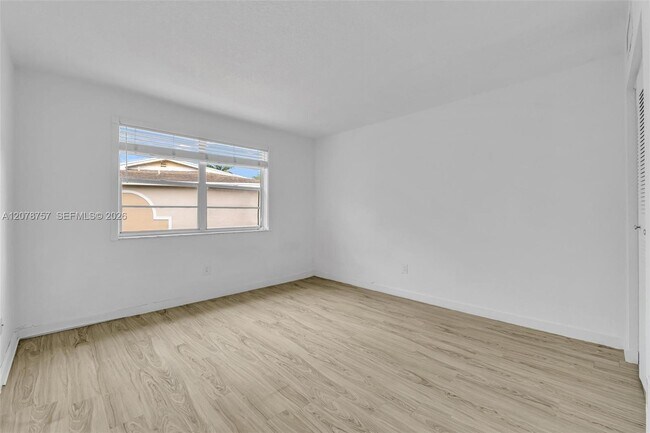 Building Photo - 4140 NW 79th Ave