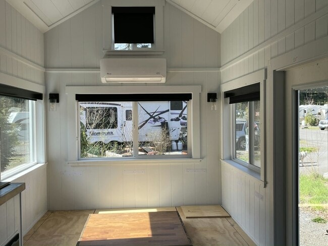 Building Photo - 65000 US-26