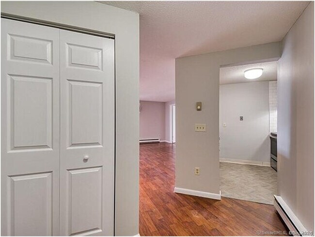 Building Photo - 181 Loomis Dr