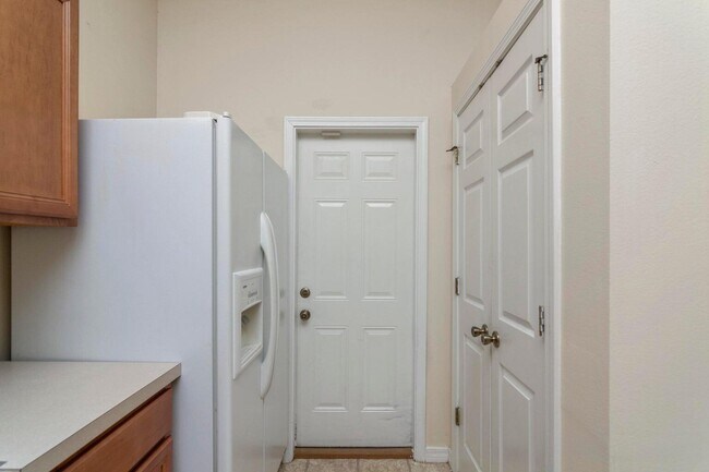 Building Photo - 168 Cabana Way