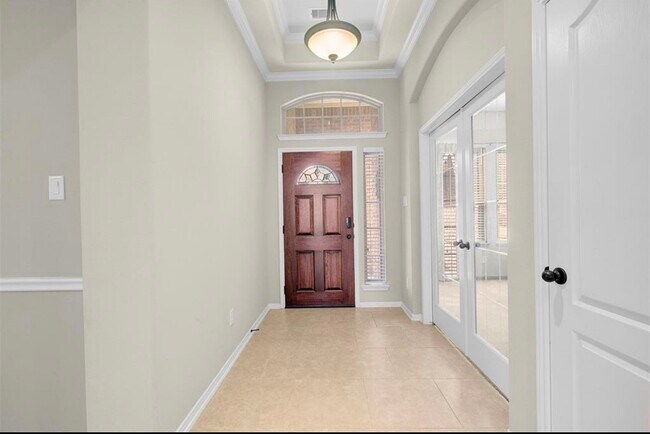 Building Photo - 2513 Golfcrest Dr