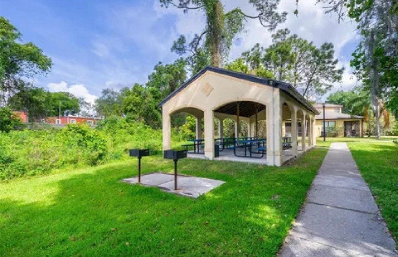 Building Photo - 2650 Oak Park Way
