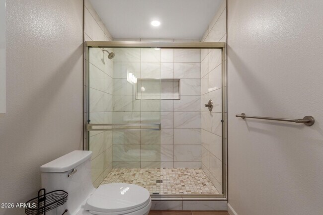 Building Photo - 1628 E Del Rio Dr