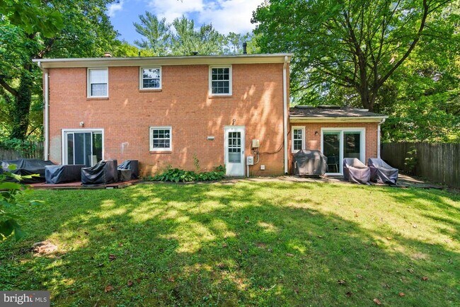 Building Photo - 5801 Devonshire Dr