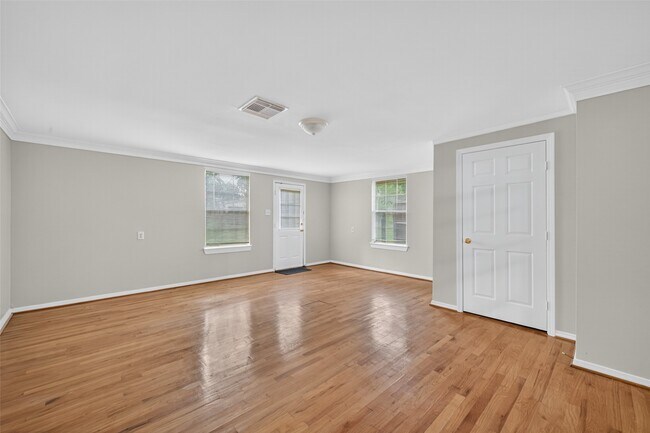 Building Photo - 3438 5th St