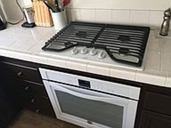 Building Photo - Beautiful 3 bd/2.5 bath Newbury Park Home