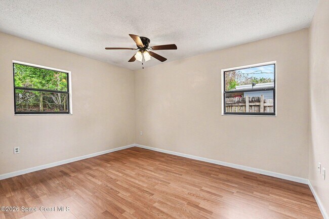 Building Photo - 3960 Barcelona St