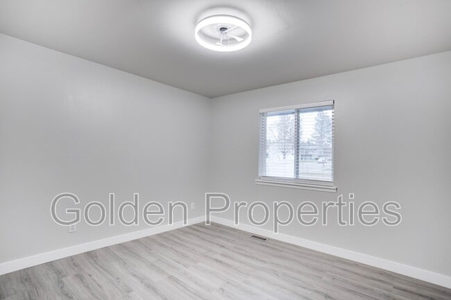 Building Photo - 3800 E 2nd Ave