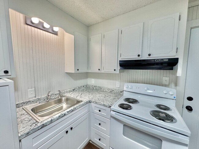 Building Photo - Statesville - 2BD/1BA