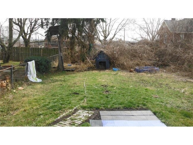 Building Photo - 1917 Tours St