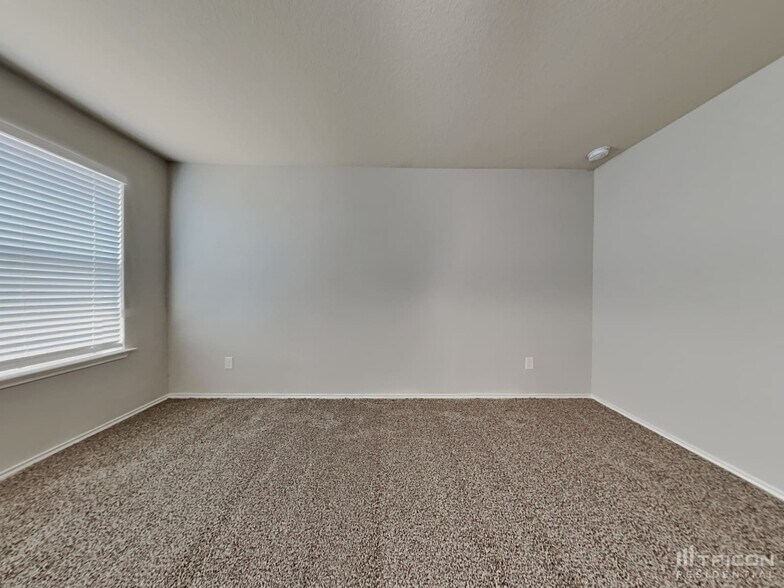 Building Photo - 214 Tallow Trl