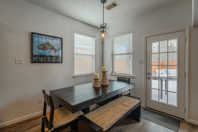 Building Photo - 174 Black Swan Pl