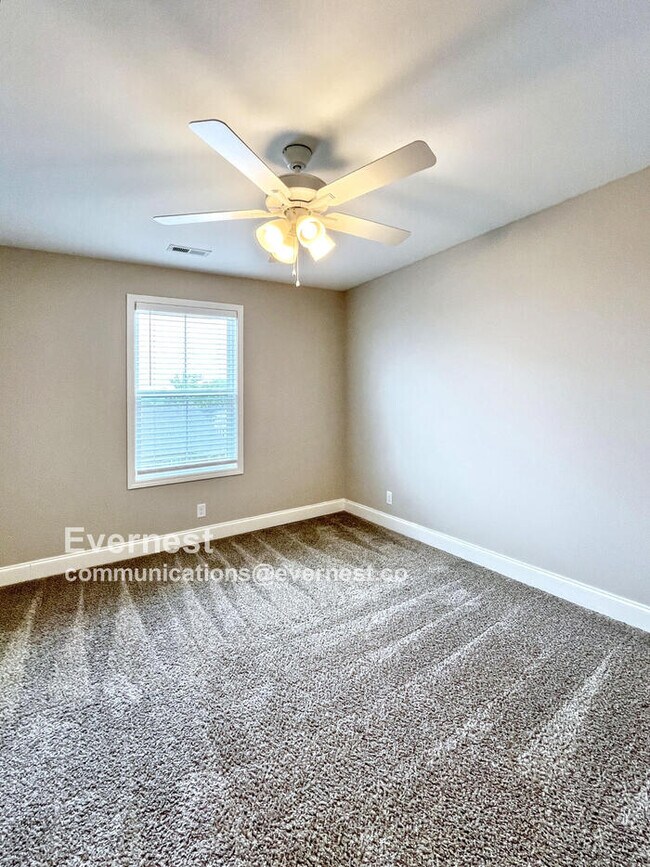 Building Photo - 805 Marksman Ct