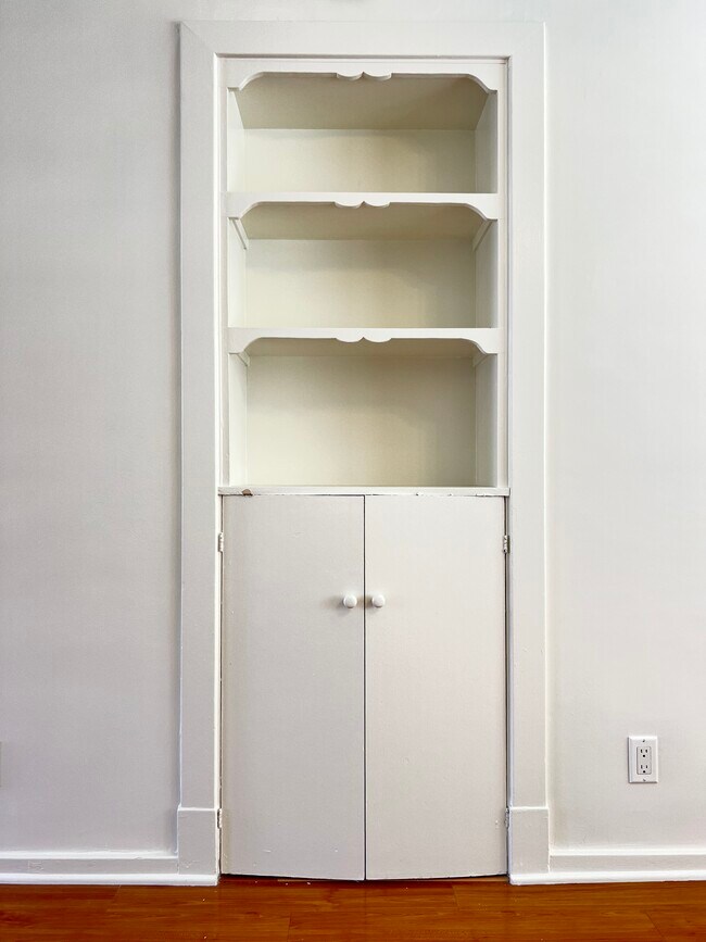 Building Photo - 1813 Ramona Ave