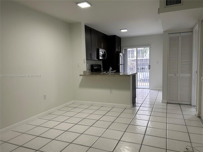 Building Photo - 2575 SW 27th Ave