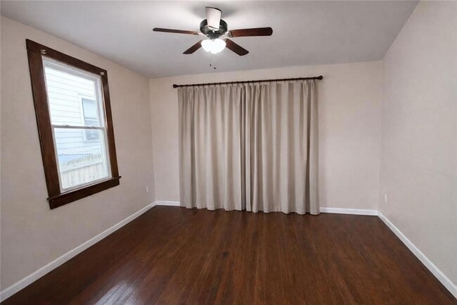 Building Photo - 1739 Duels St