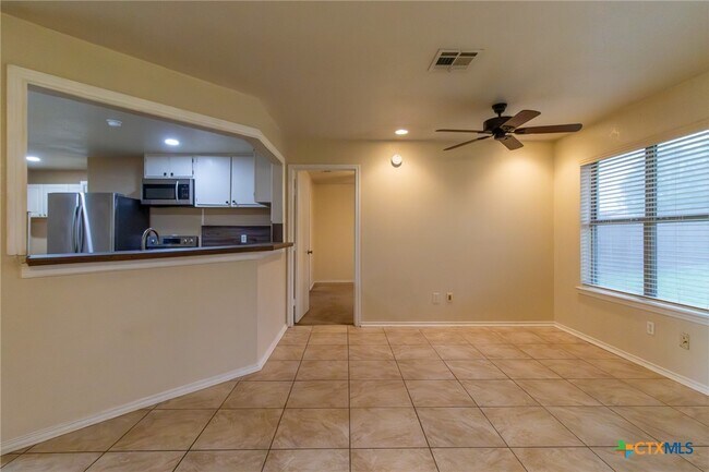 Building Photo - 4406 Bowles Dr
