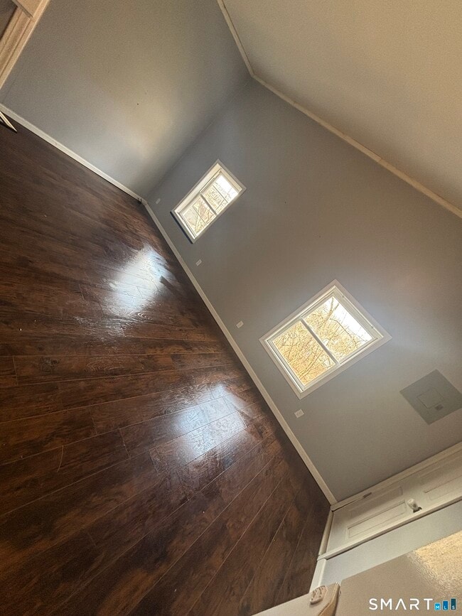 Building Photo - 75 High St