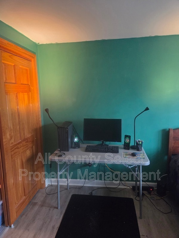 Building Photo - 14 Woodman Way