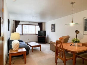 Building Photo - 380 E 11th Ave