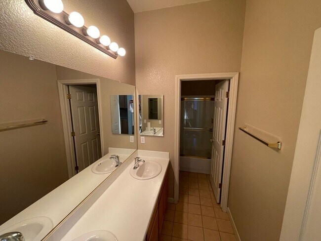 Building Photo - Ideal 4br/2ba single story in Morada