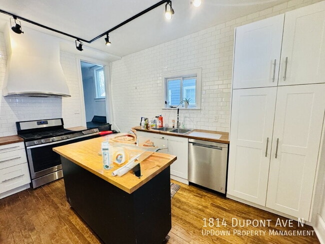 Building Photo - 1814 Dupont Ave N