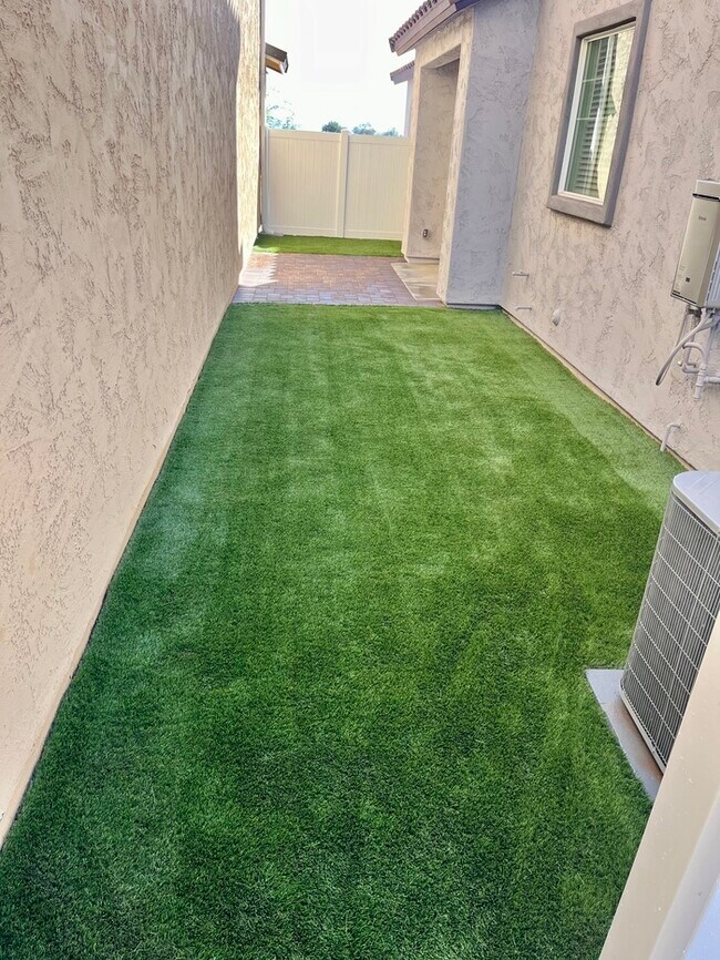 Building Photo - Amazing NEWER Lennar home in Hawes Crossing