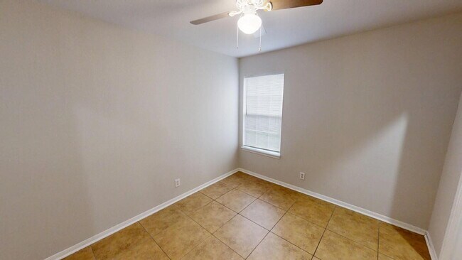 Building Photo - Step into comfort and style with this beautiful 3-bedroom home!