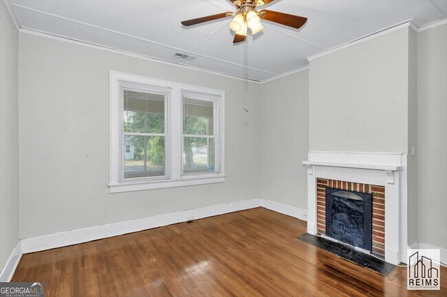 Building Photo - 1926 Howard Ave