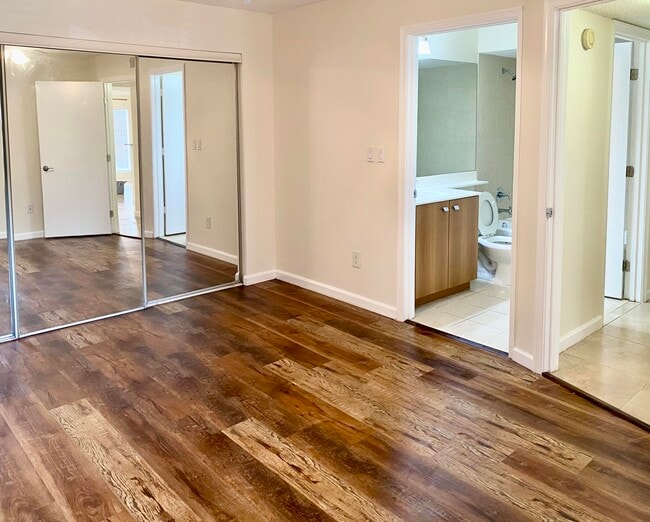 Building Photo - 1055 Crystal Way