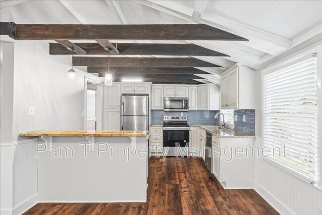 Building Photo - 2022 Ridgewood Ave