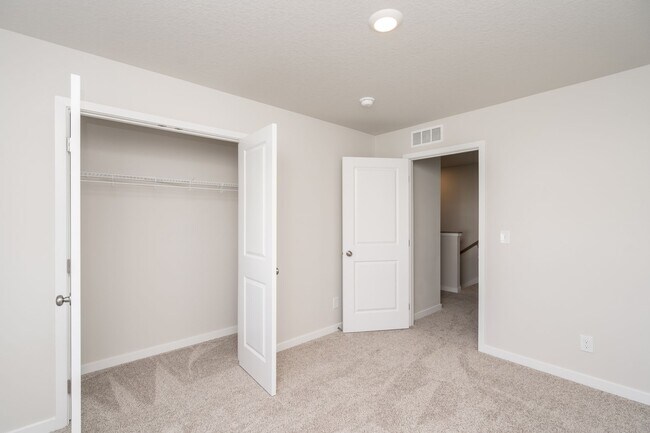 Building Photo - New 3 Bedroom Two Story