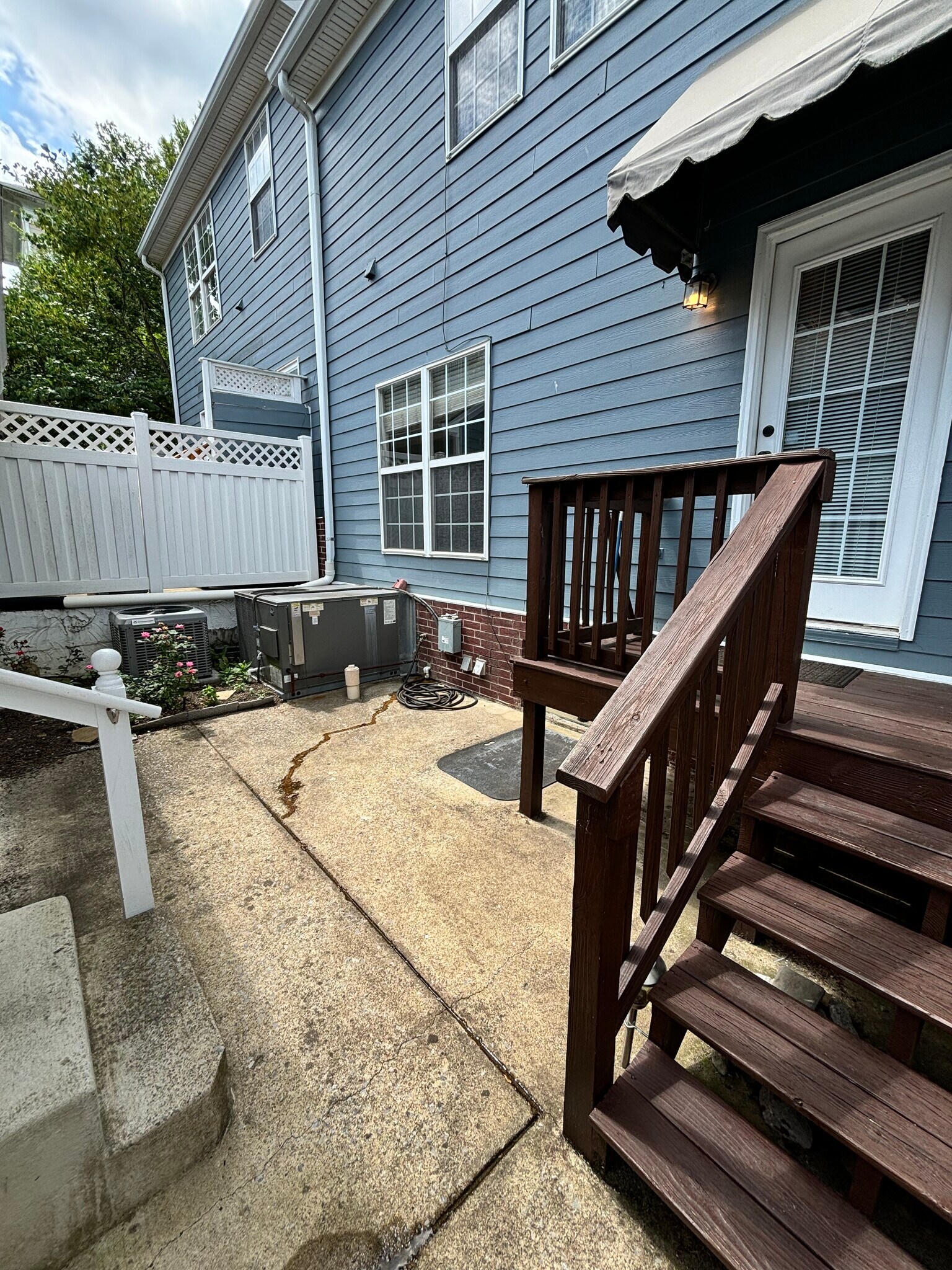 Building Photo - 7102 Lenox Village Dr