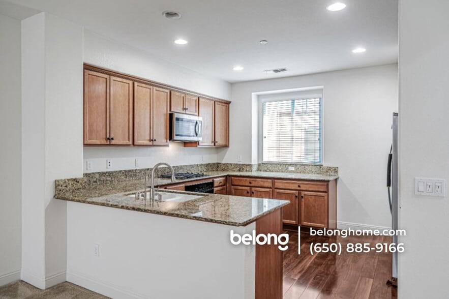 Building Photo - 6704 S Mariposa Ln