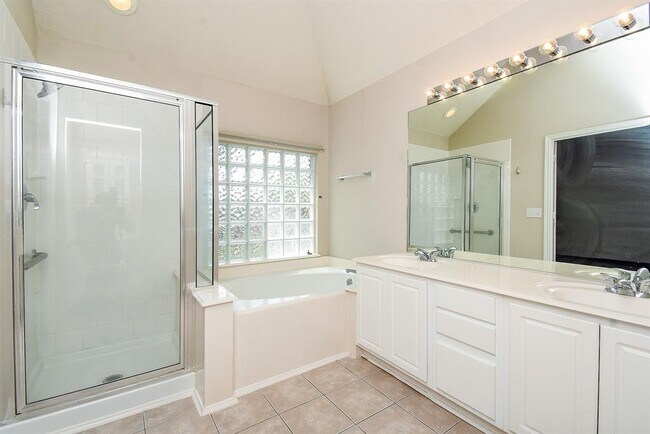 Building Photo - 11743 Berkway Trail