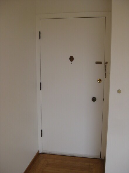 Building Photo - 300 Cortland Ave