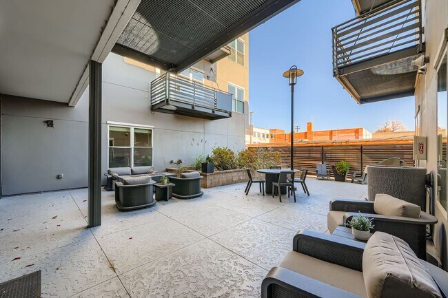 Building Photo - Turnkey 2 BDR Condo in the Heart of Boulder