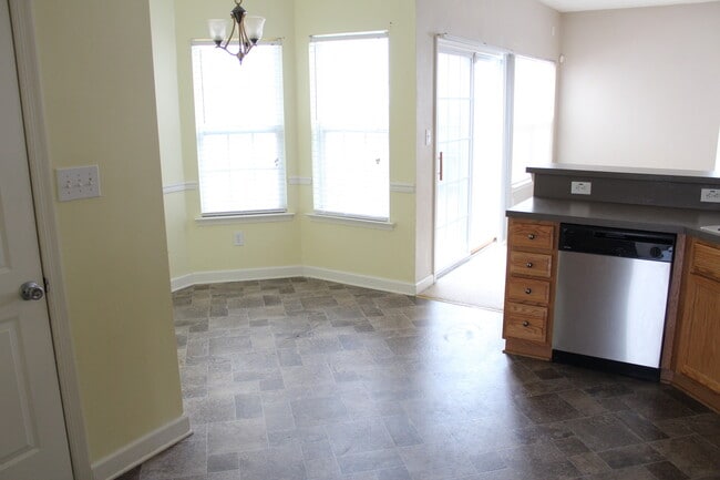 Building Photo - Beautiful 2 bed/2.5 bath condo in Witchduc...
