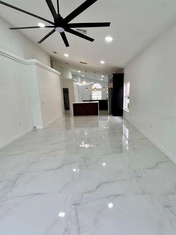 Building Photo - 207 Vizcay Way