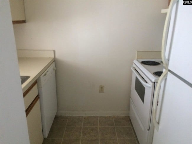 Building Photo - 1600 Park Cir