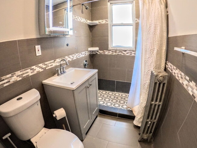 Building Photo - 3957 Washington St