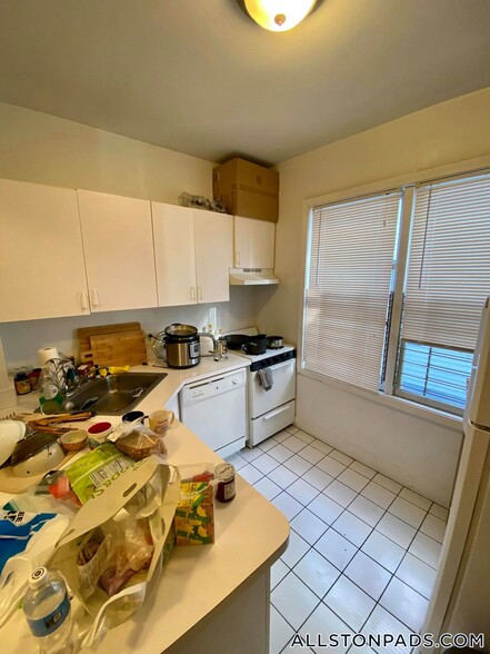 Building Photo - 530 Cambridge St