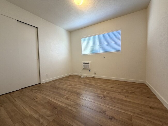 Building Photo - ROYAL KUNIA - 4 BDRM/2 BATH/ENCLOSED GARAGE