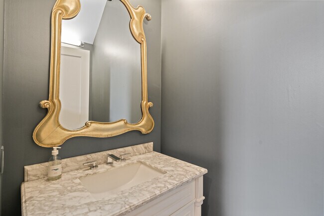 Building Photo - 175 Ruggles Ave