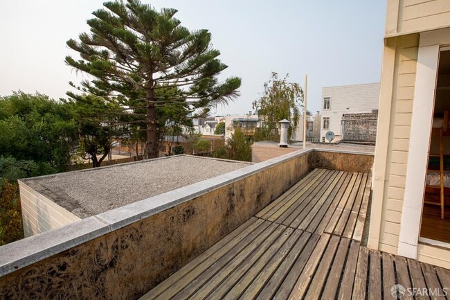 Building Photo - 3627 Scott St