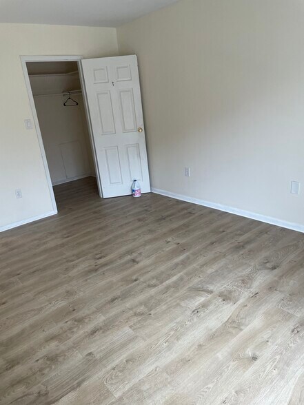 Building Photo - 8479 Greenbelt Rd