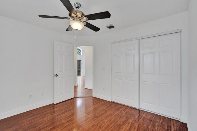 Building Photo - 6817 Barnwell Dr