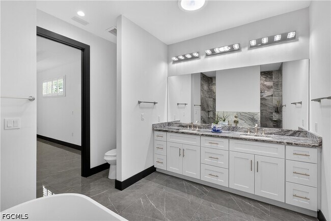 Building Photo - 1102 Mohawk Pkwy