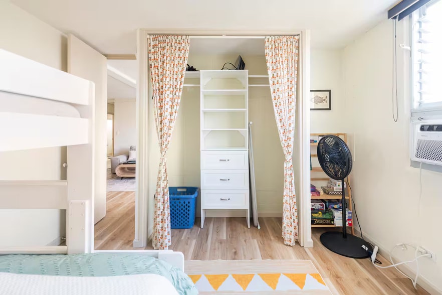 Building Photo - 430 Kaiolu St